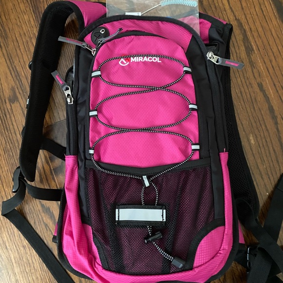 Miracol 15L Hydration Backpack With 2L Bladder - Insulated, Lightweight Hiking Pack For Running & Outdoor Adventures